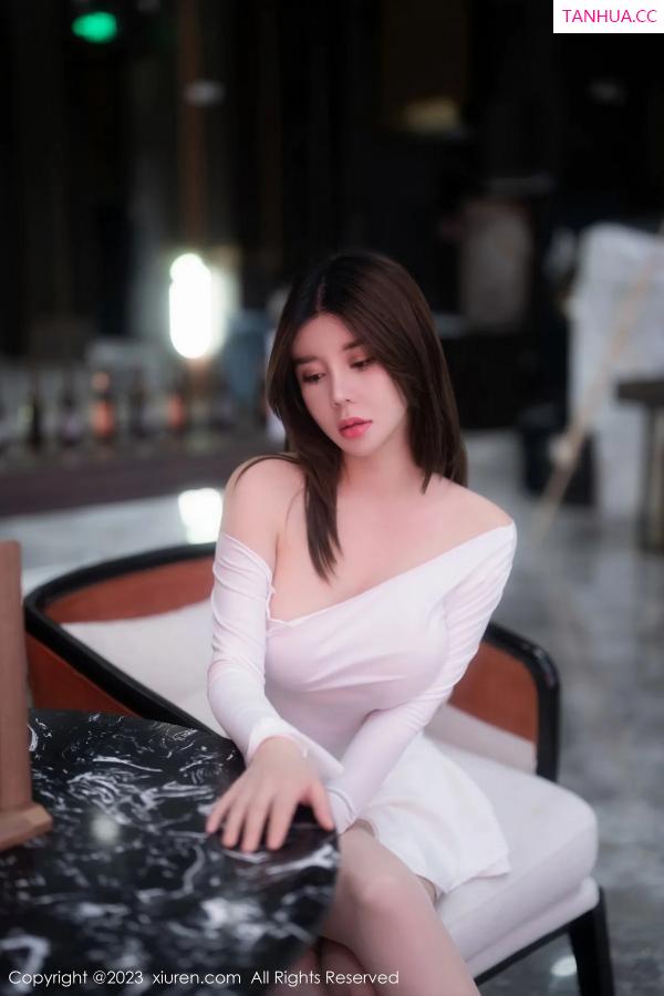 周九九 周jojobaby [XiuRen]高清写真图 2023.02.06 No.6218 周jojobaby 丝袜美腿第11张图片